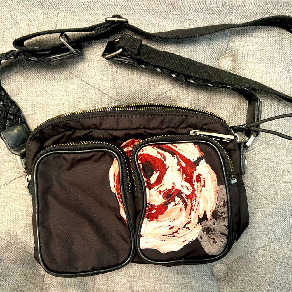 LAMB (Gwen Stefani) cross body purse